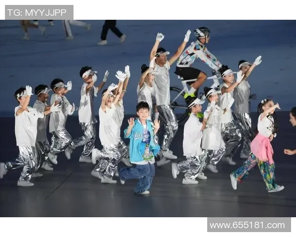 街舞纪实：见证成都街舞队从传统到现代的华丽蜕变之旅