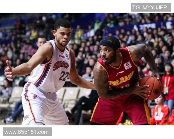 重庆篮球队以56分领跑精英赛积分榜展现强劲实力与团队合作精神