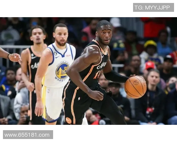 勇士与老鹰激战全场精彩回顾球员表现与战术分析一览无余