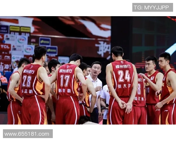 广东男篮与浙江稠州激战正酣谁能在这场对决中笑到最后