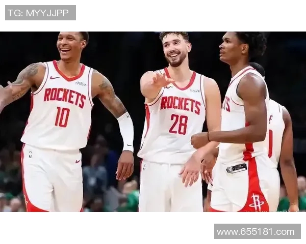 湖人火箭激战正酣NBA赛季精彩对决引发球迷热议与期待 湖人火箭激战正酣NBA赛季精彩对决引发球迷热议与期待