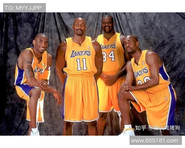 湖人对热火比赛复盘分析球队表现与战术对决全解析 湖人对热火比赛复盘分析球队表现与战术对决全解析