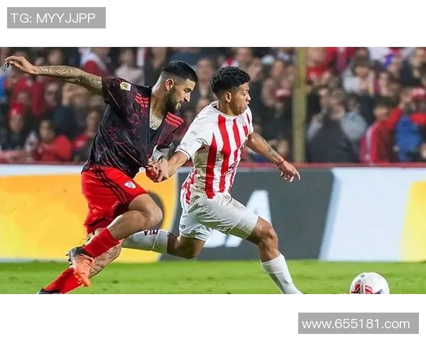 班菲尔德主场迎战拉努斯双方争夺关键三分的激烈对决