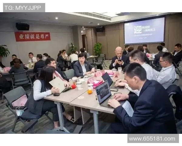 重庆足球队与成都足球队赛后复盘团队协作分析与反思 重庆足球队与成都足球队赛后复盘团队协作分析与反思