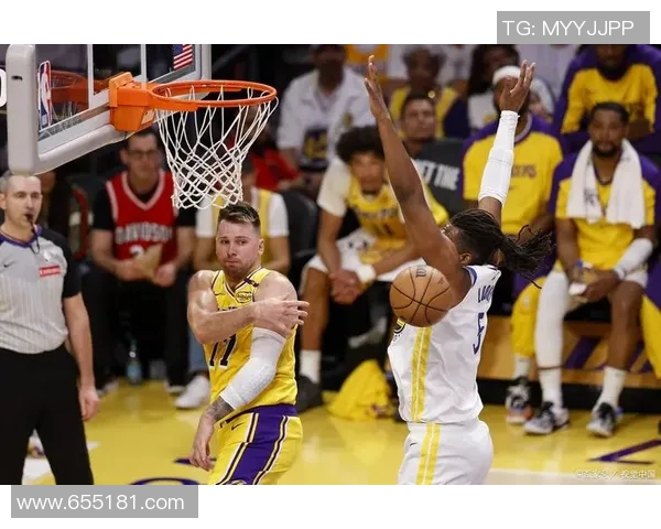 2014年火箭与灰熊激战回顾：经典对决中的精彩瞬间与战术分析